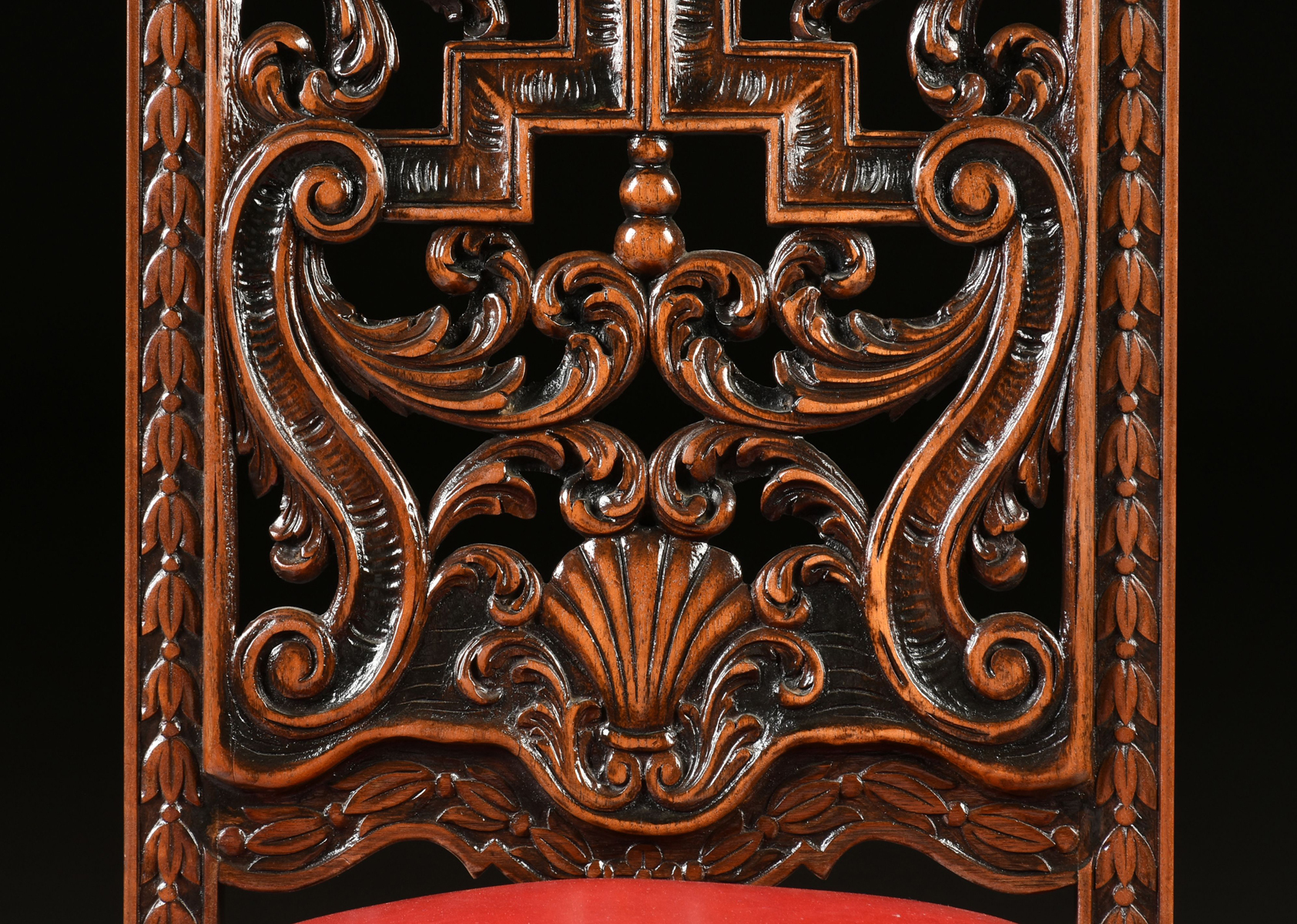 A CHARLES II STYLE CARVED WALNUT AND RED LEATHER UPHOLSTERED SIDE CHAIR, LATE 19TH/EARLY 20TH - Image 5 of 12