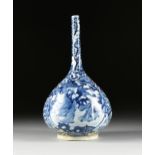 A QING DYNASTY BLUE AND WHITE PORCELAIN BOTTLE VASE, SHIPWRECK ARTIFACT, ATTRIBUTED TO THE KANGXI