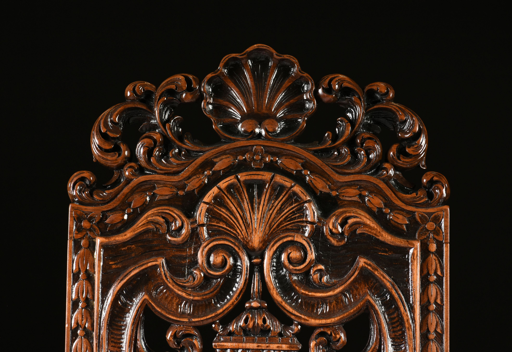 A CHARLES II STYLE CARVED WALNUT AND RED LEATHER UPHOLSTERED SIDE CHAIR, LATE 19TH/EARLY 20TH - Image 3 of 12