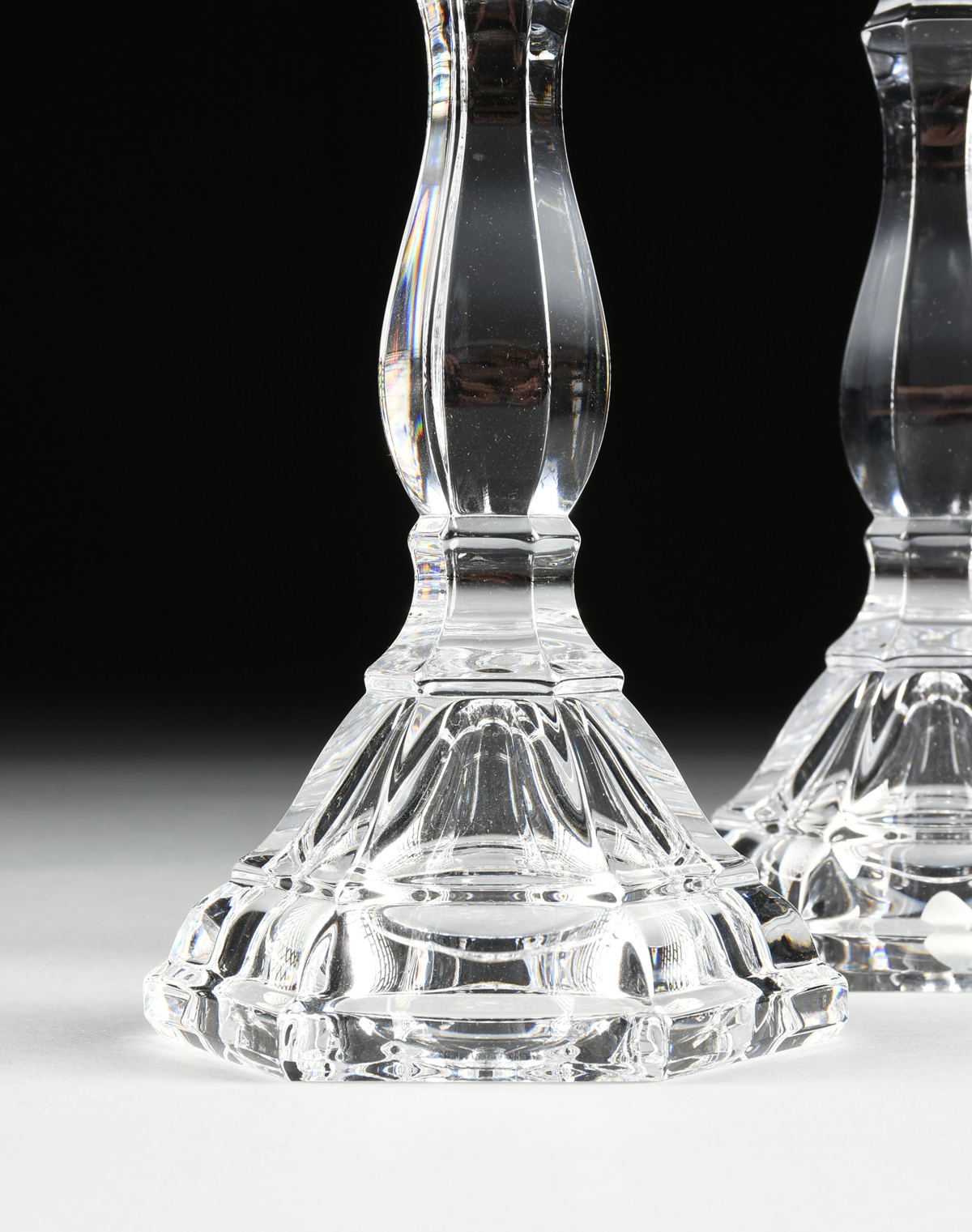 A PAIR OF TIFFANY & CO. CRYSTAL "HAMPTON" CANDLESTICKS AND A TIFFANY & CO CRYSTAL ICE BUCKET, - Image 3 of 6
