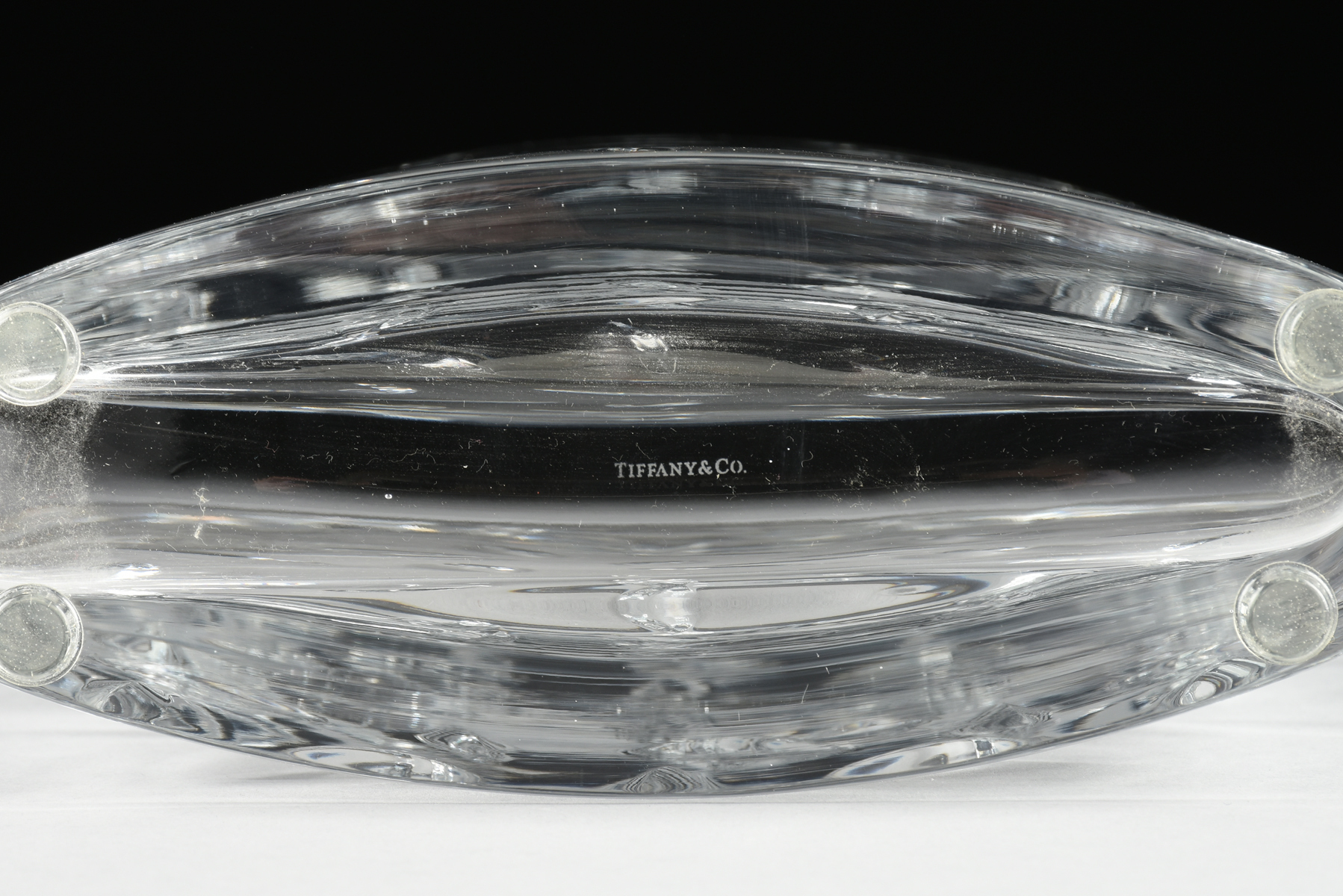 A TIFFANY & CO. "AL PIAMBO" CRYSTAL VASE, ITALIAN, SIGNED, MODERN, of elongated oval form and - Image 4 of 5