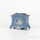 Wedgwood Solid Light Blue Jasper Bulb Pot, England, late 18th century, applied white cartouche with