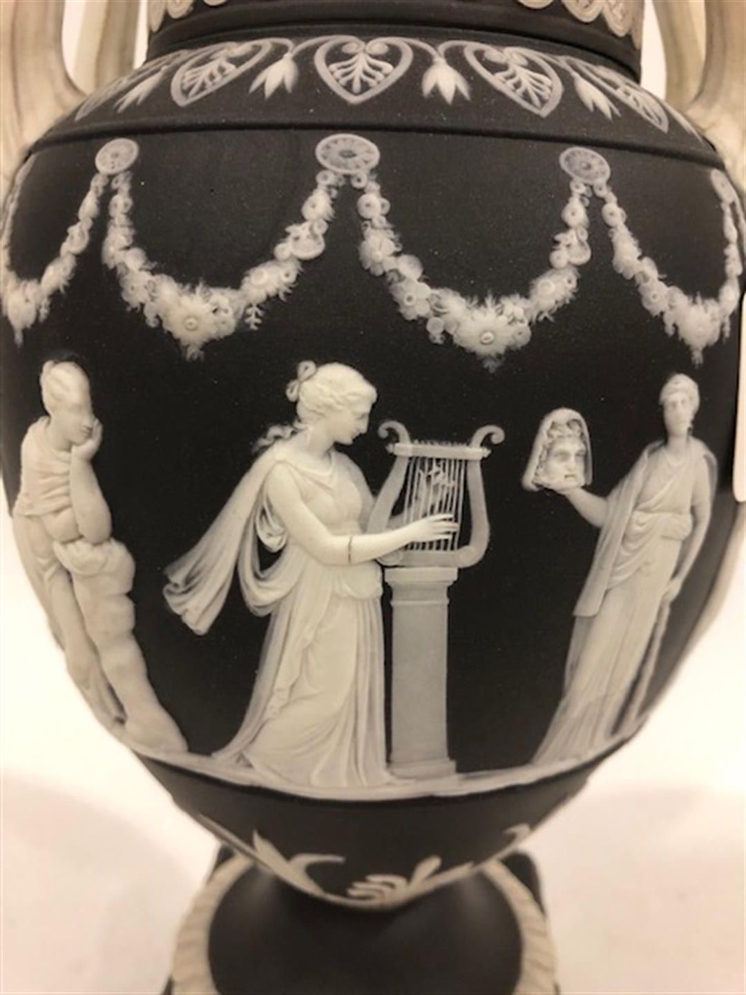Wedgwood Black Jasper Dip Vase and Cover, England, late 19th/early 20th century, urn finial and uptu - Image 9 of 10