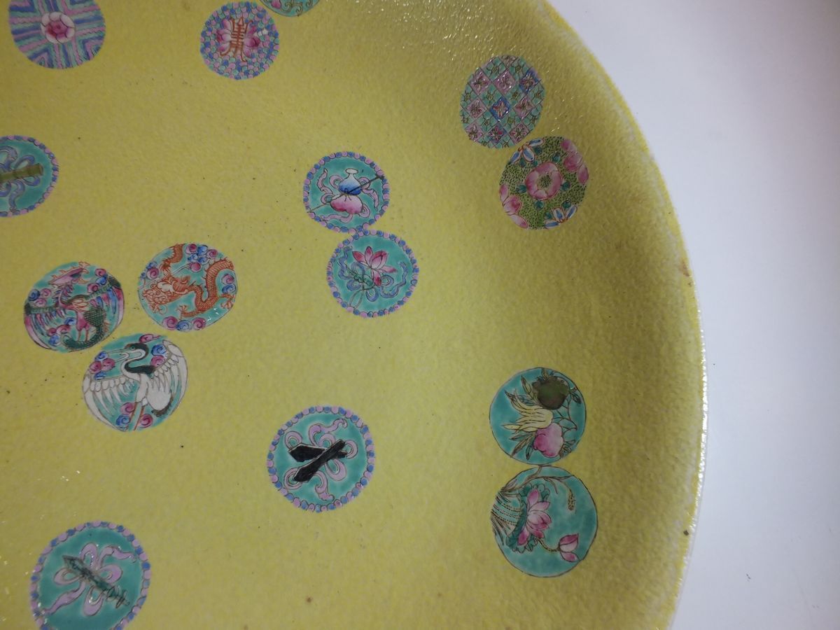 A large Chinese yellow porcelain charger painted scattered symbols - 40cm diameter - Image 7 of 10