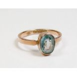 A 9 carat rose gold ring set aquamarine - O 1/2