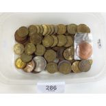 A miscellaneous collection of coinage including copper/bronze, farthings, halfpennies and pennies.