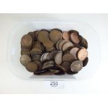 Quantity of copper/bronz. Approx 2.25 Kilo's. Halfpennies and pennies. Victoria thro' Elizabeth.