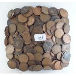 A tub of approx 5.0 kilos copper/bronze coins including farthings, halfpennies & pennies. Victoria