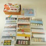 Box of mainly QEII Hong Kong presentation packs (20+) and defin/commem covers up to $50 (many FDC)