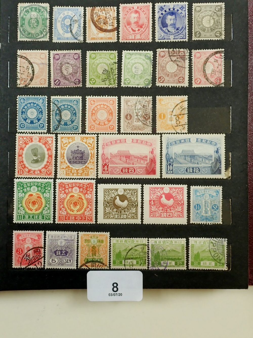 Stamps of Japan and South Korea along with others such as Italy in 2 stock-books, 2 presentation