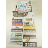 Box of mainly QEII Hong Kong presentation packs (20+), unused air letters and defin/commem covers up