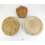 A pair of 19thC rustic treen dishes together with a similar apple shaped dish. 21cm diameter.