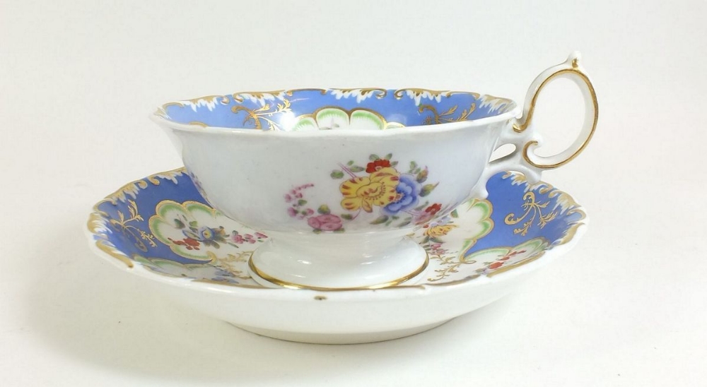 A set of four 19th Century porcelain cabinet cups and saucers decorated with floral sprigs - Image 4 of 5