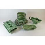 A quantity of Pinheiro Portuguese green corn pattern table ware items including: one dinner plate,