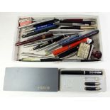 A good collection of fountain and other pens to include various parkers, sheaffers etc