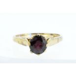 A 9 carat gold ring set amethyst, size K 1/2, 2.2g