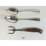 A pair of Georgian silver table spoons 132g and a horn handled bread fork