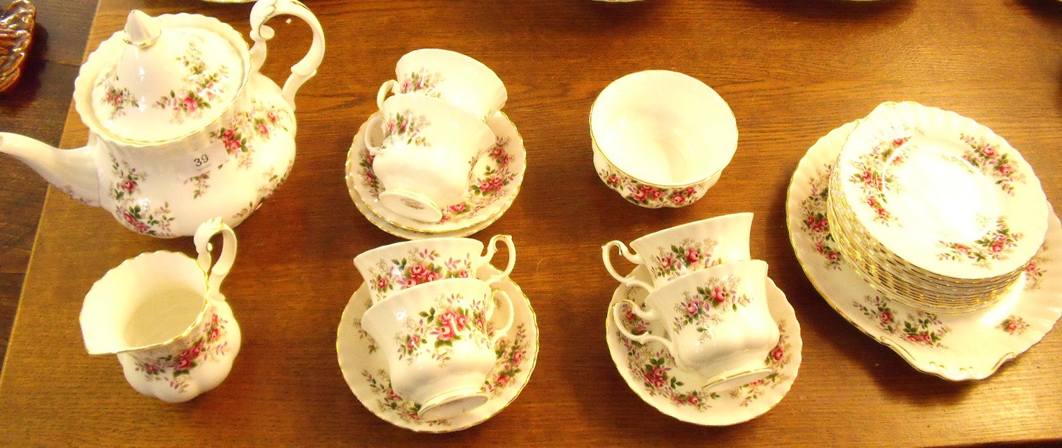 A Royal Albert Lavender Rose tea service comprising teapot, milk, sugar, cake plate, six cups - Image 2 of 2
