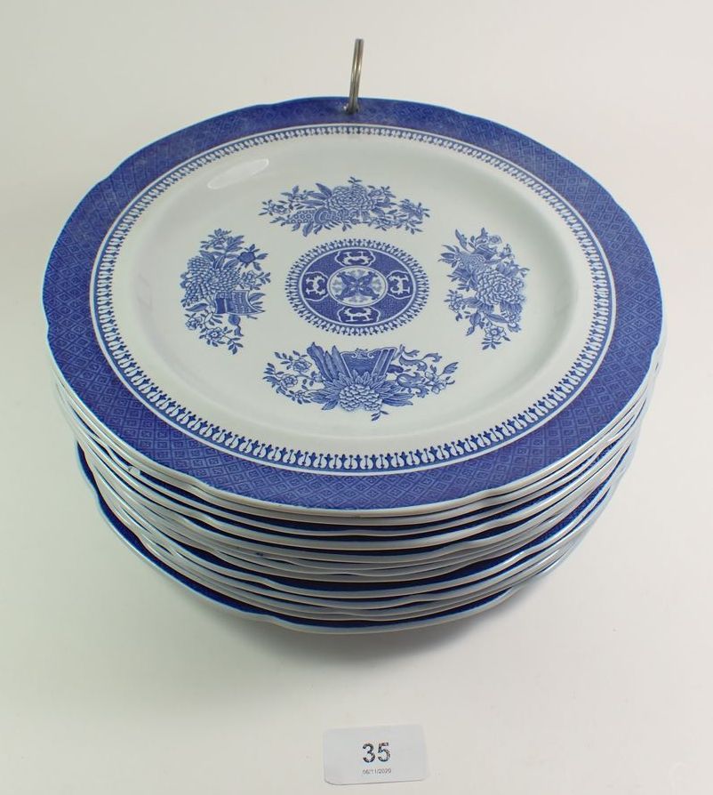 A set of thirteen Spode blue and white dinner plates