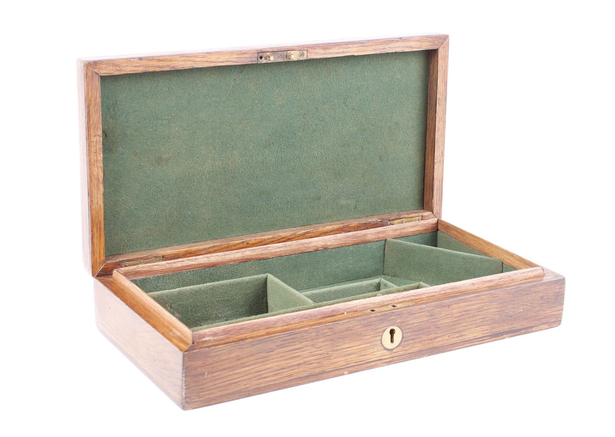 Oak pistol box, brass screw fixings, inset circular brass escutcheon, fitted with green baize - Image 2 of 4