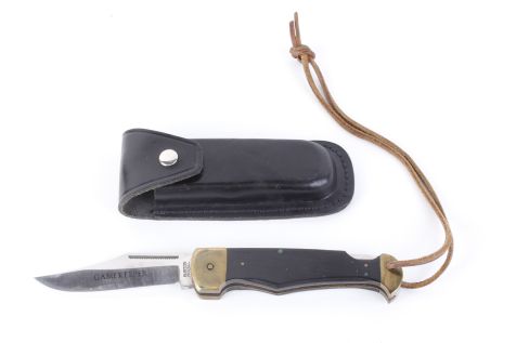 Gamekeeper folding knife by Burton McCall, 4 ins blade, in leather pouch