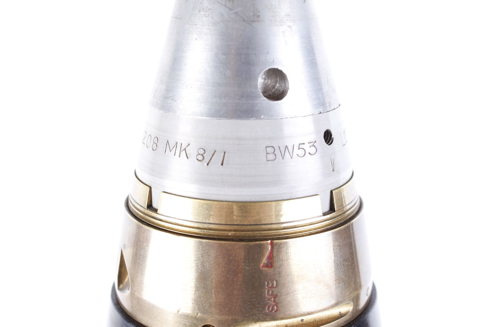4¾ ins hollow shell with British 1953 Type 208 Mk 8/1 brass and alloy artillery fuse, no. 008519 - Image 2 of 4