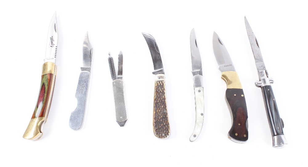 Seven various pen knives [Note: Under the Criminal Justice Act 1988 & Knives Act 1997, purchasers