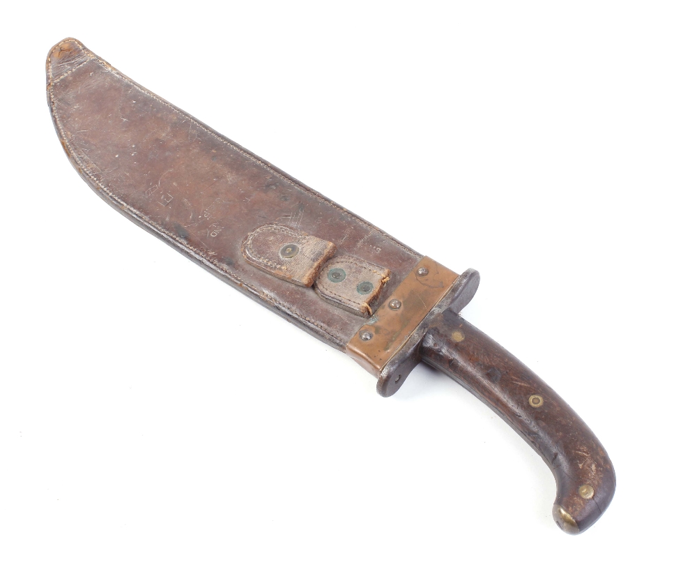 US M1909 Bolo Machete, 13¾ ins single edged blade stamped SA 1910 and U.S. 5138, brass studded wood - Image 5 of 5