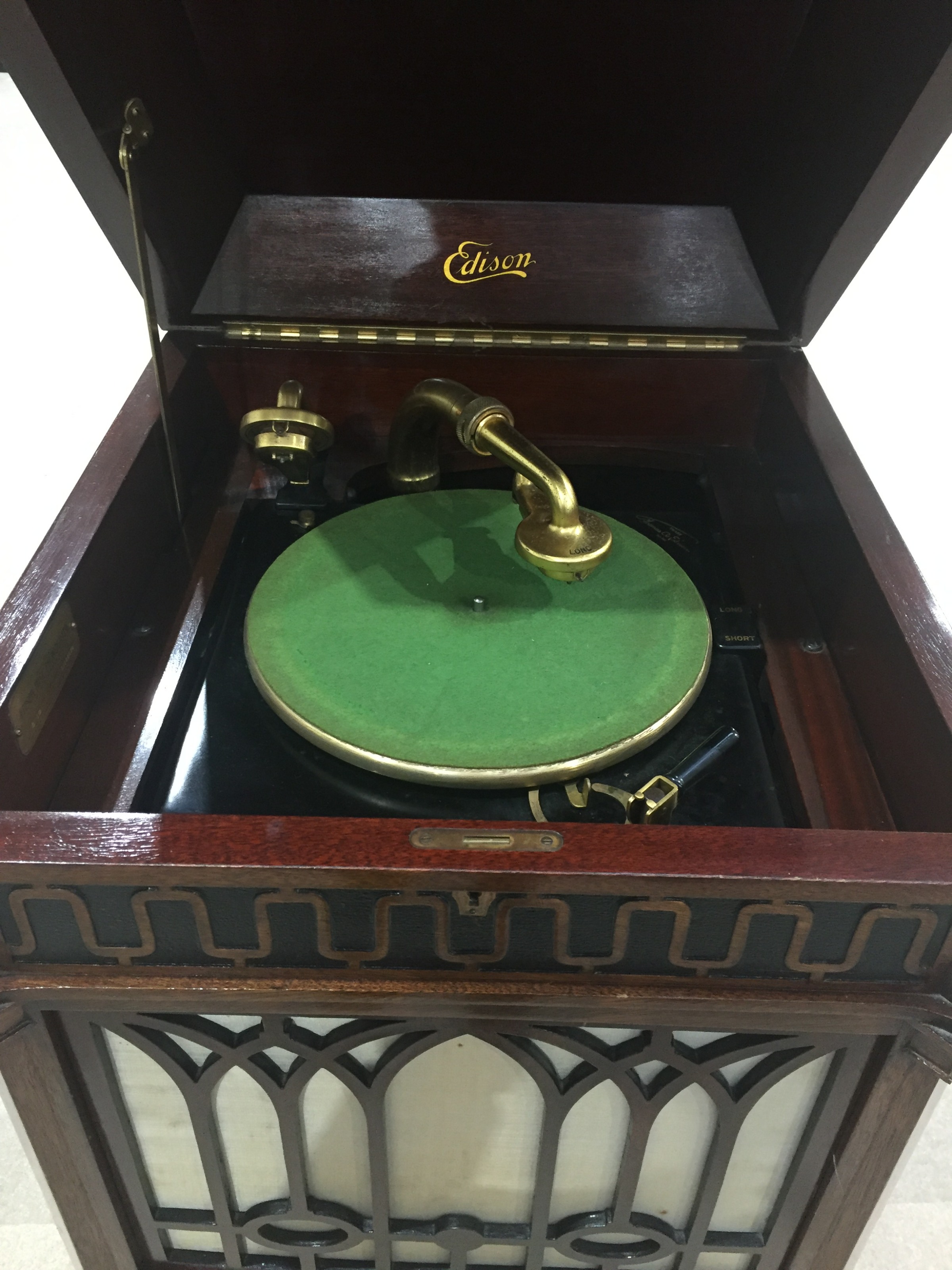 Edison Disc Phonograph, Type C19 with LP attachment, standard and LP reproducers and mahogany - Image 2 of 6