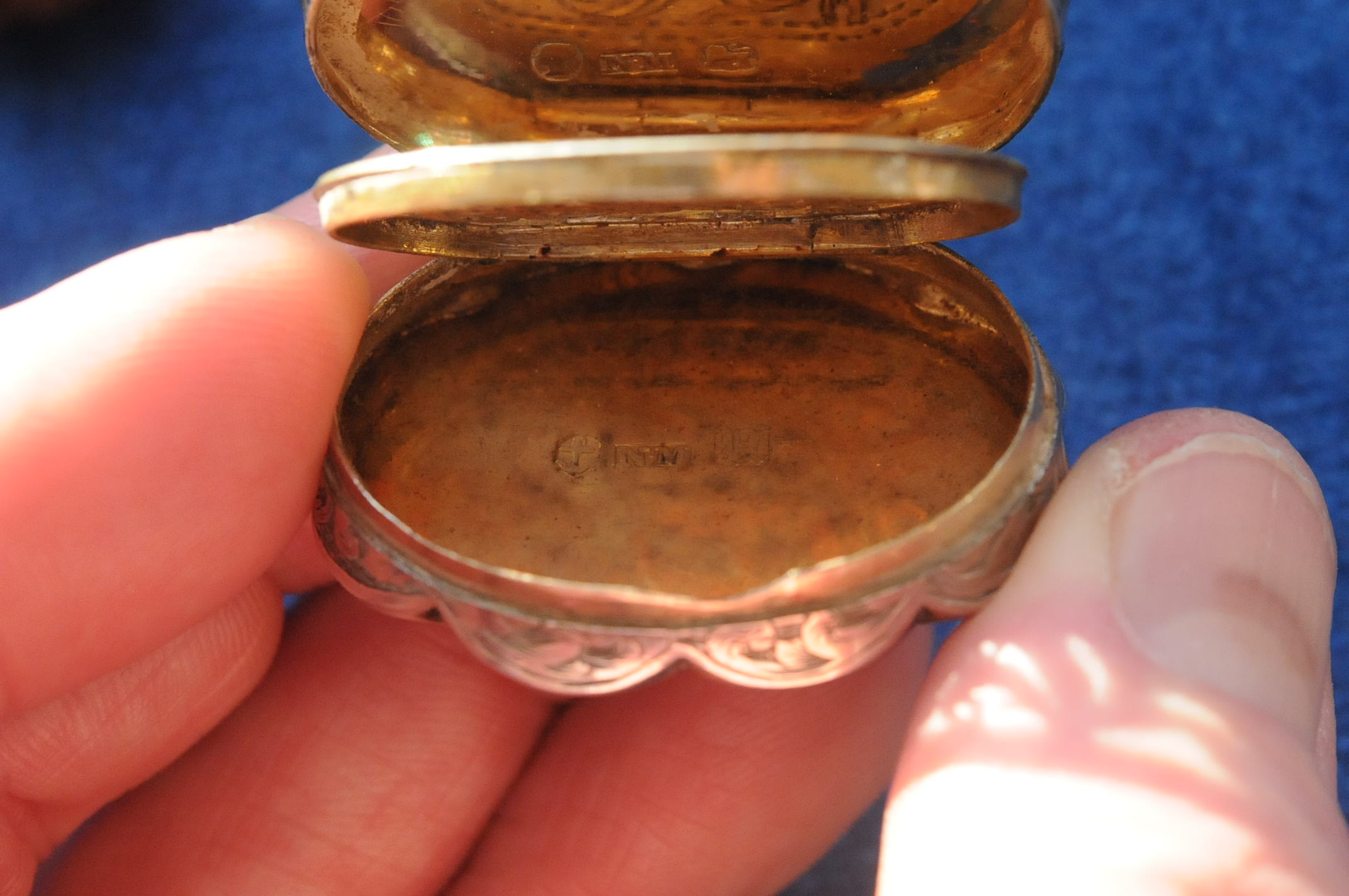 An early Victorian silver vinaigrette by Nathanial Mills, in small leather case, the lobed form with - Image 7 of 7