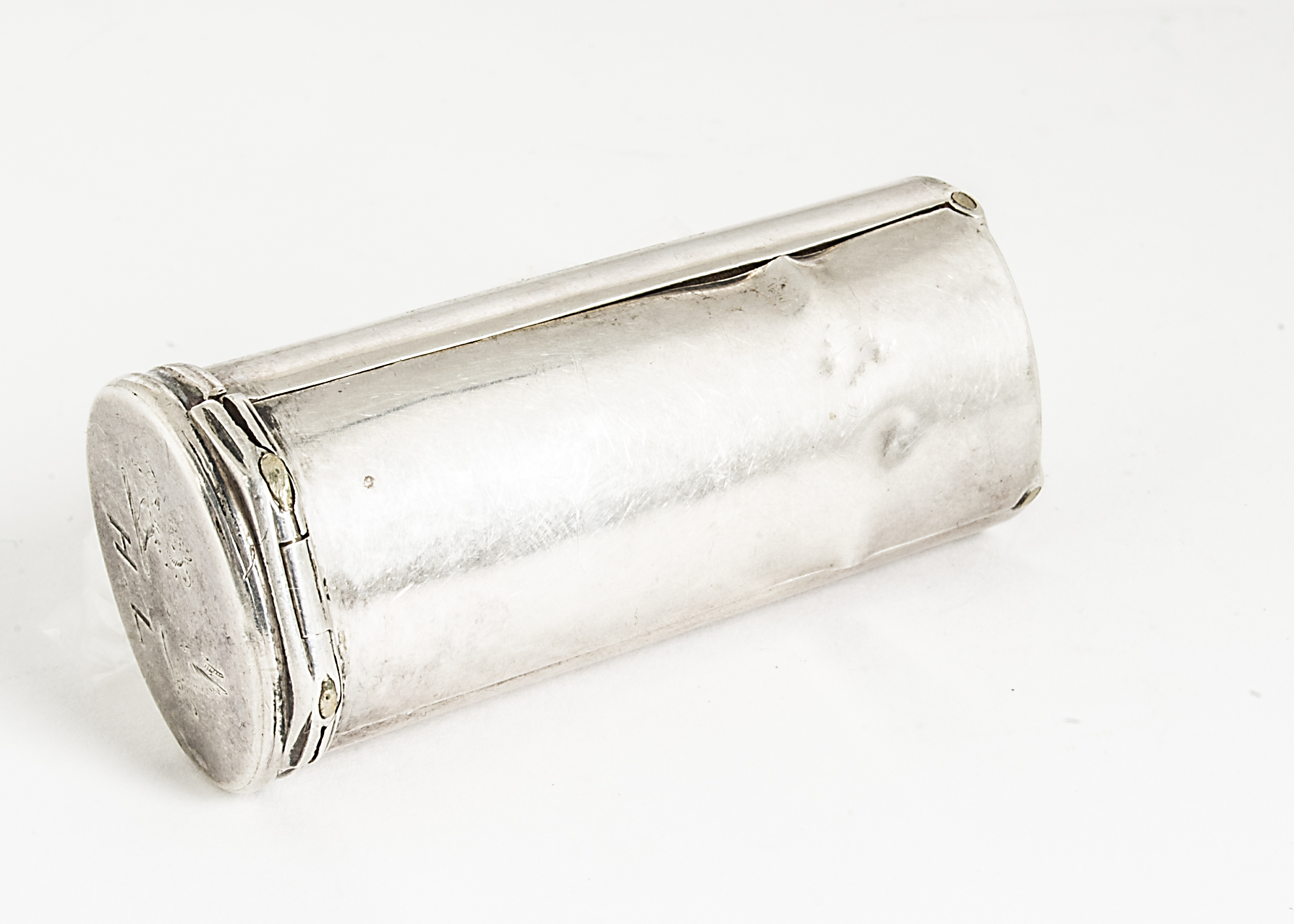 A rare George III silver nutmeg grater by Thomas Phipps & Edward Robinson, cylindrical with hinged - Image 2 of 7