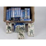 19th Century and Later Military Personnel and Accessory Kits, a boxed collection including 1:72