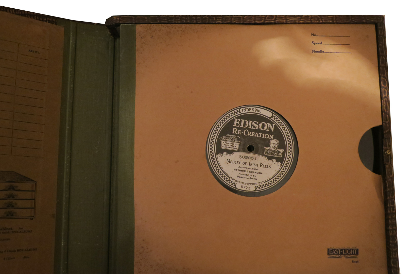 Edison Diamond Discs, electric: twelve, mixed content, in 2 Eastlight albums (2)