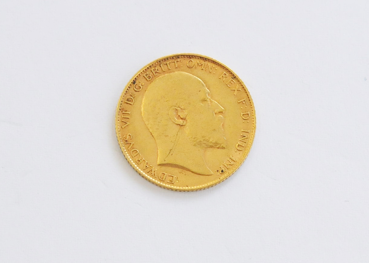 An Edward VII gold half sovereign, dated 1909 and VF - Image 2 of 2