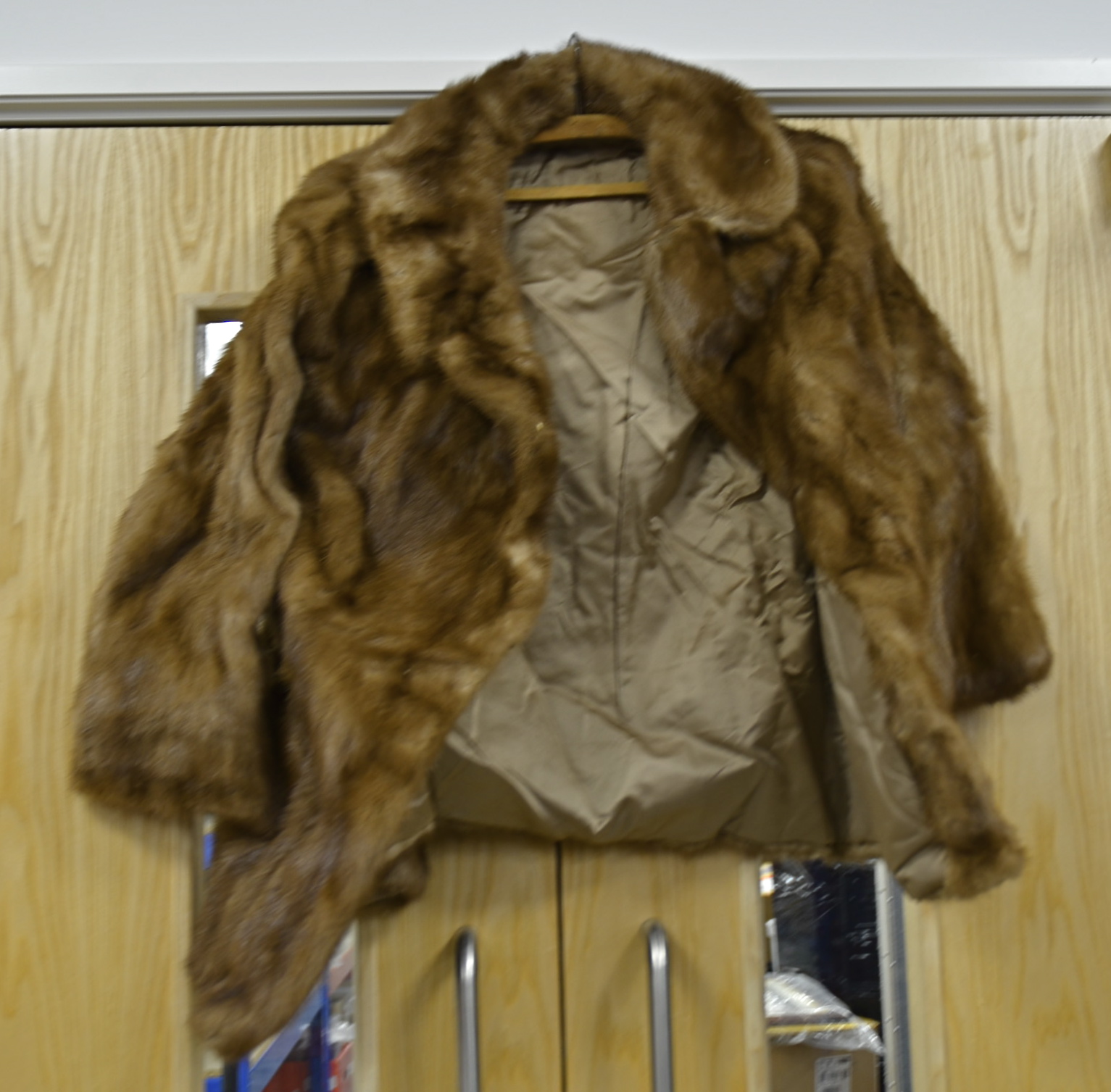 Six ladies vintage coats, two fur examples and the other four with fur collars, by Travex, Jaks - Image 4 of 5