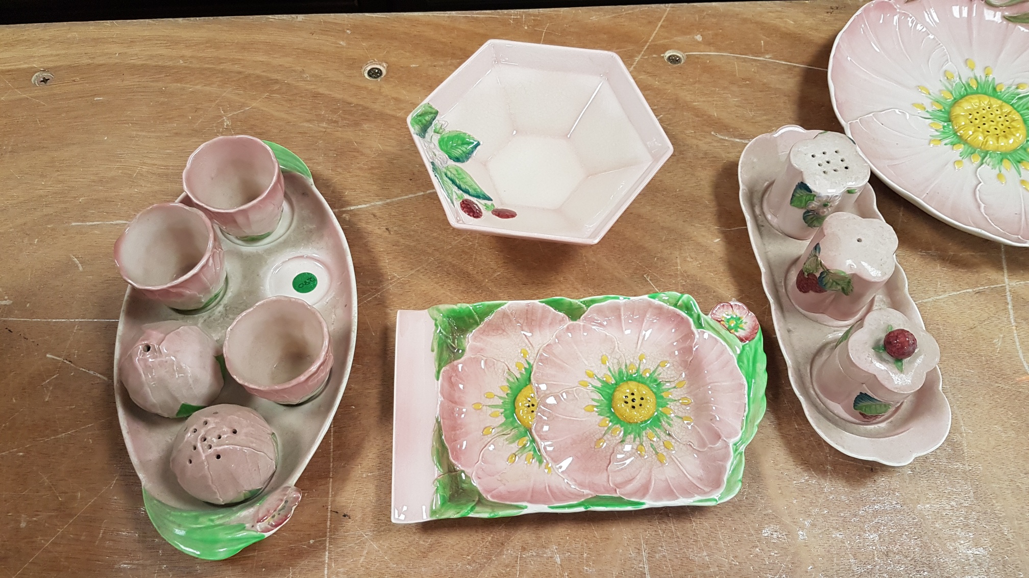 A group of Carlton Ware tablewares in the pink buttercup pattern, to include crescent shaped dishes, - Image 3 of 5