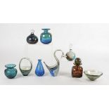 Eighteen pieces of Mdina glass, to include a bottle with drop shaped stopper, another in brown