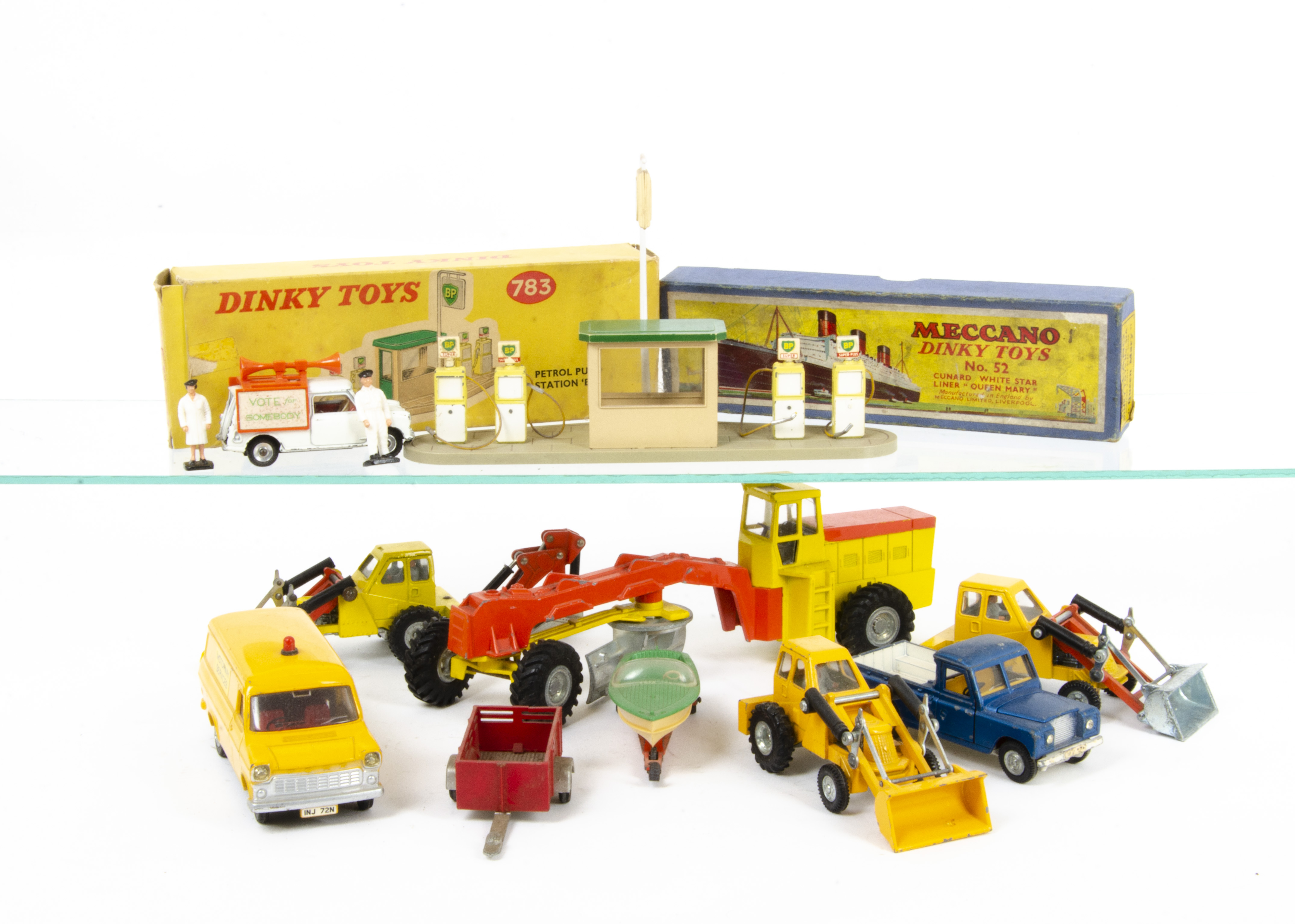 Dinky Toys, 783 BP Petrol Pump Station, 52a Cunard-White Star Liner "Queen Mary", green plastic