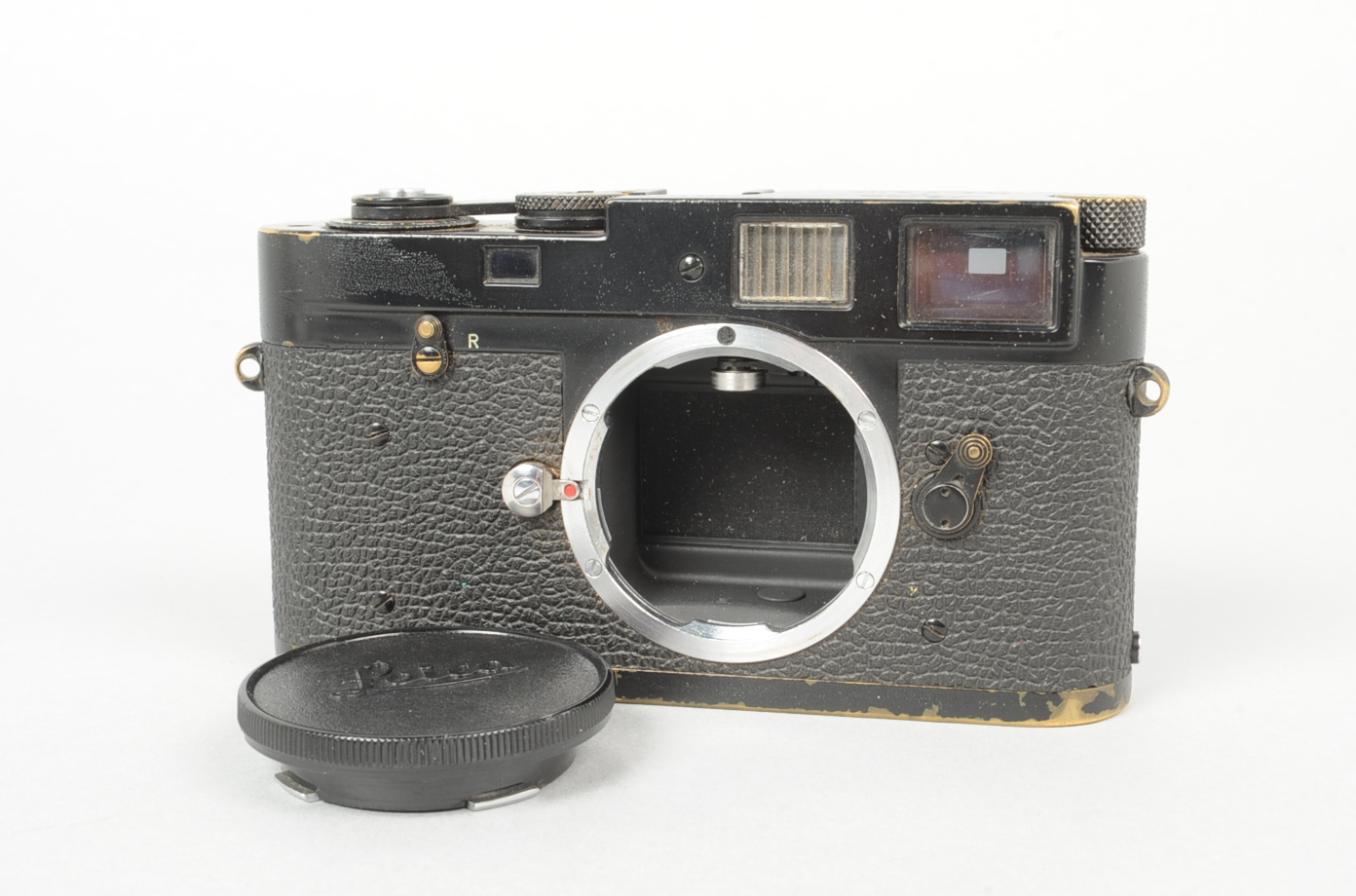 A Black Leitz Wetzlar Leica M2 Body, serial no. 949 075, rare black example from 1958 (serial no.