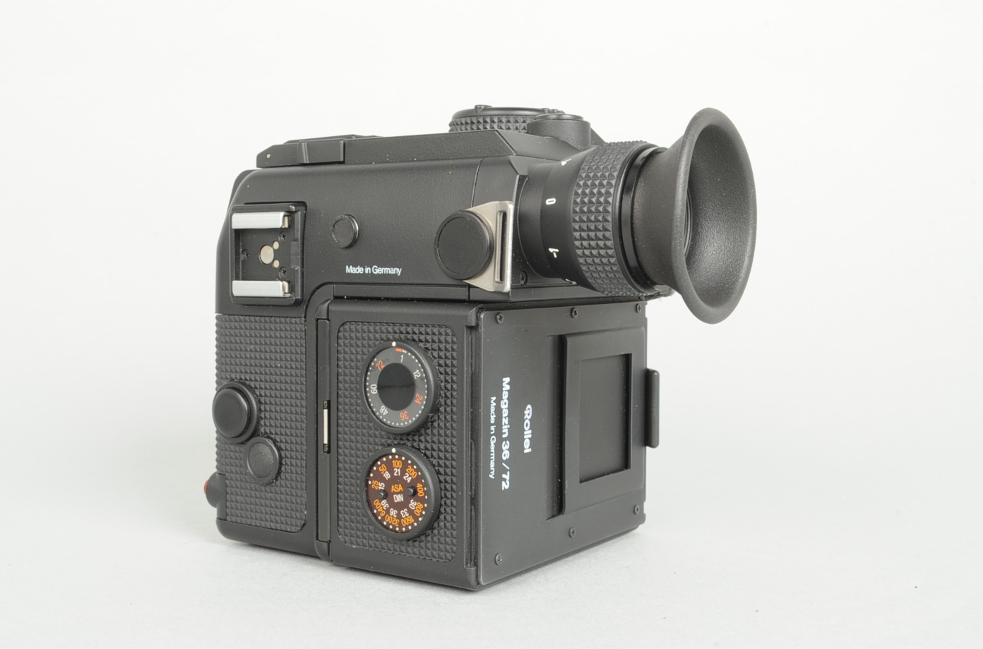 A Rolleiflex 3003 Camera body, serial no 007700003, powers up, shutter fires, otherwise untested, - Image 3 of 6