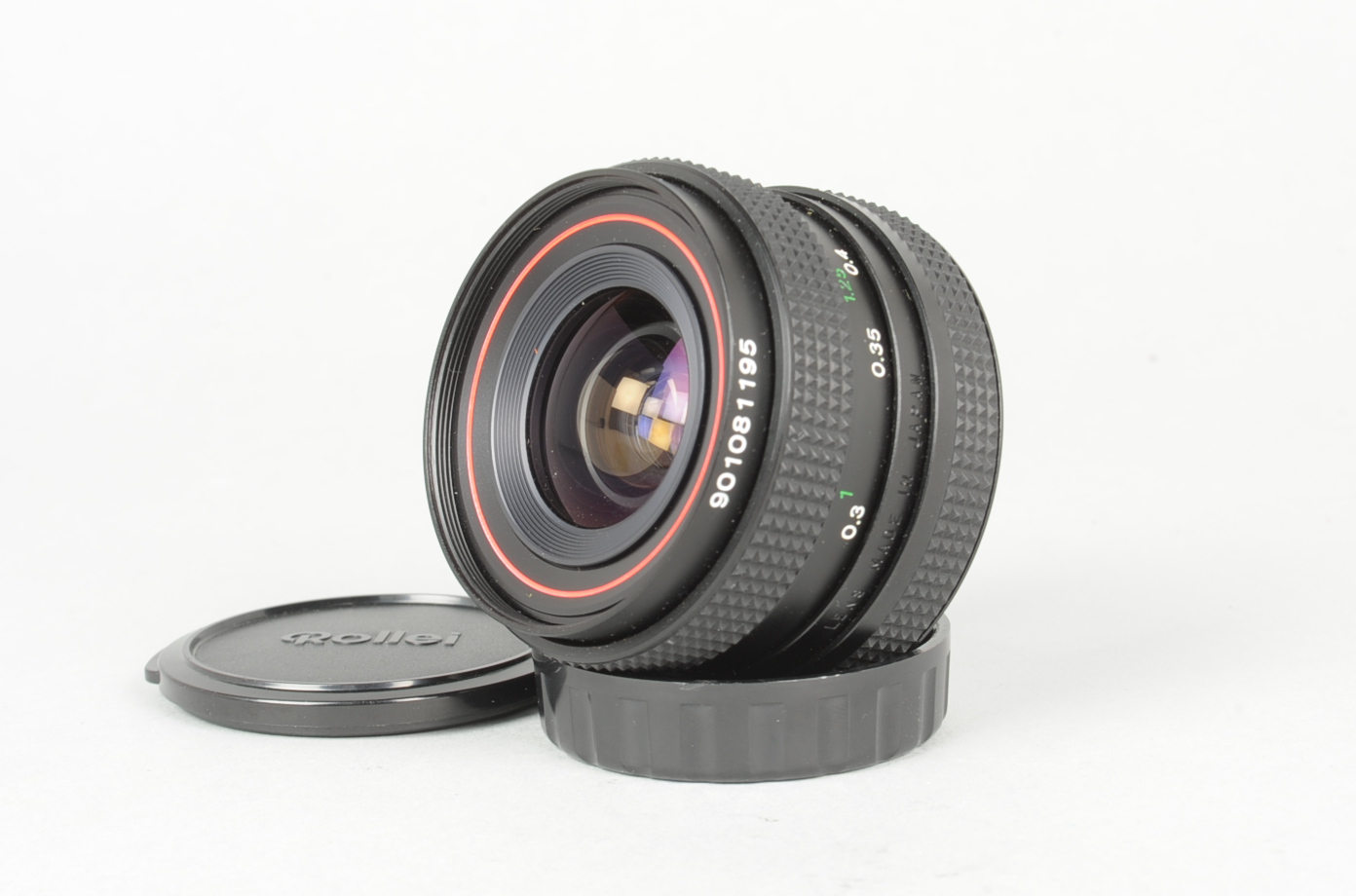 A Rollei HFT 28mm f/2.8 Rolleinar Lens, QBM mount, serial no 901081195, barrel VG-E, elements VG,