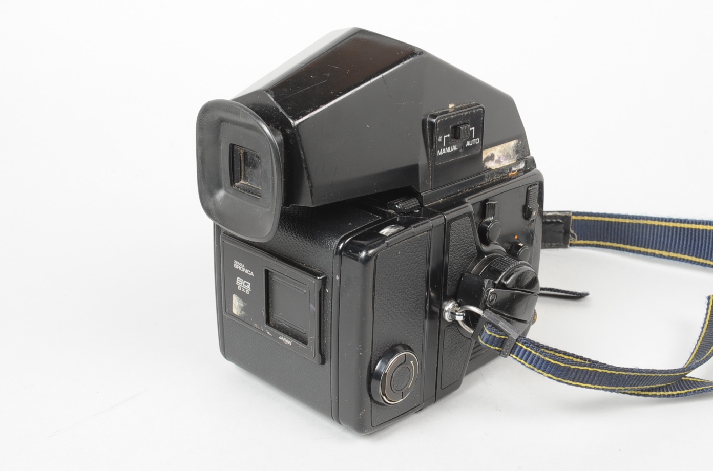 A Zenza Bronica SQ Ai Camera Outfit, serial no 1510746, untested, body F, scratches to all sides, - Image 2 of 6