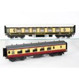 A Leeds 0 Gauge Bakelite Coach and Leeds-style Pullman Car by DB Engineers, the Bakelite coach (