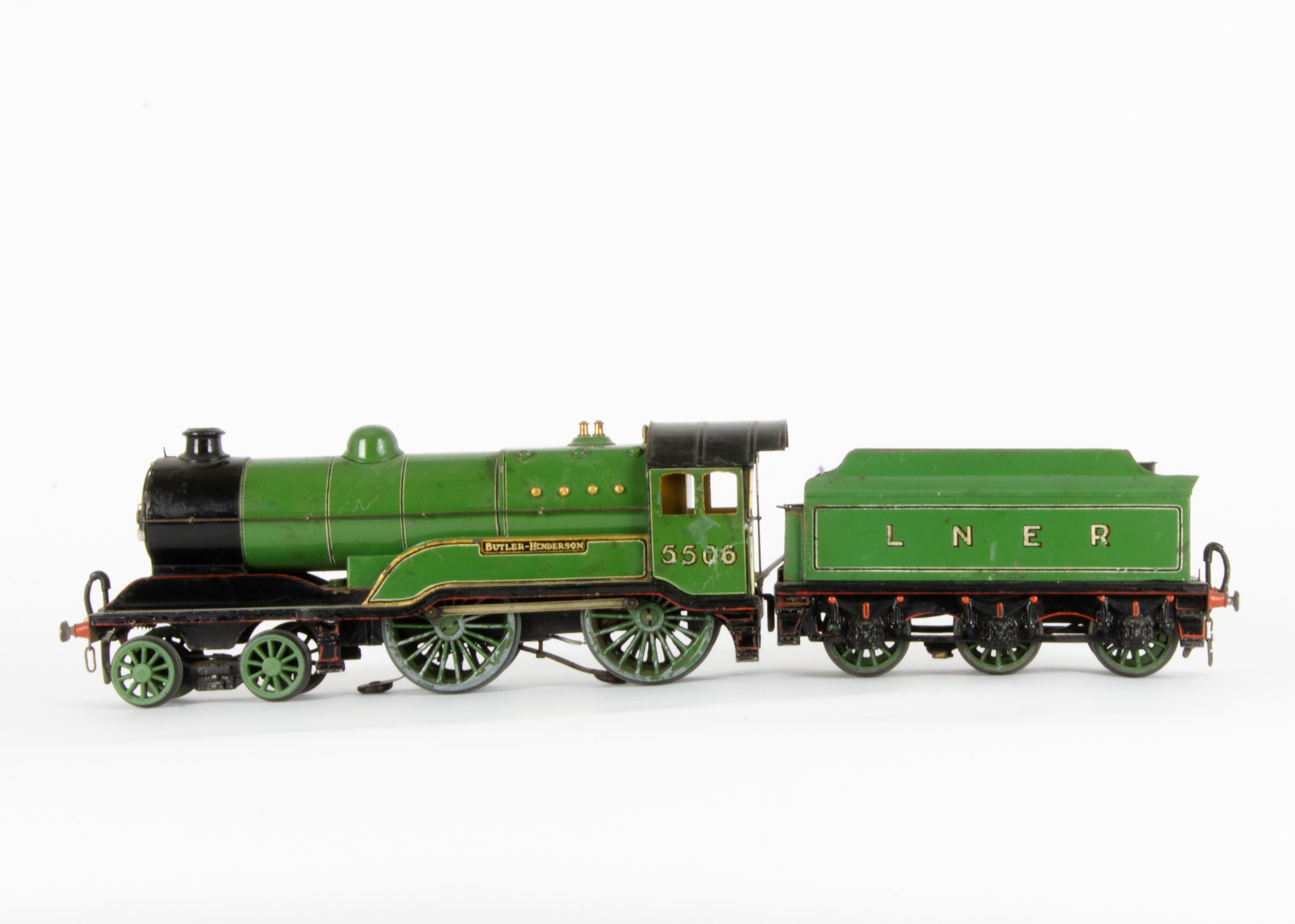 A Leeds 0 Gauge 3-rail ex-GCR D11 'Improved Director' Class 4-4-0 Locomotive and Tender, in lined - Image 2 of 2