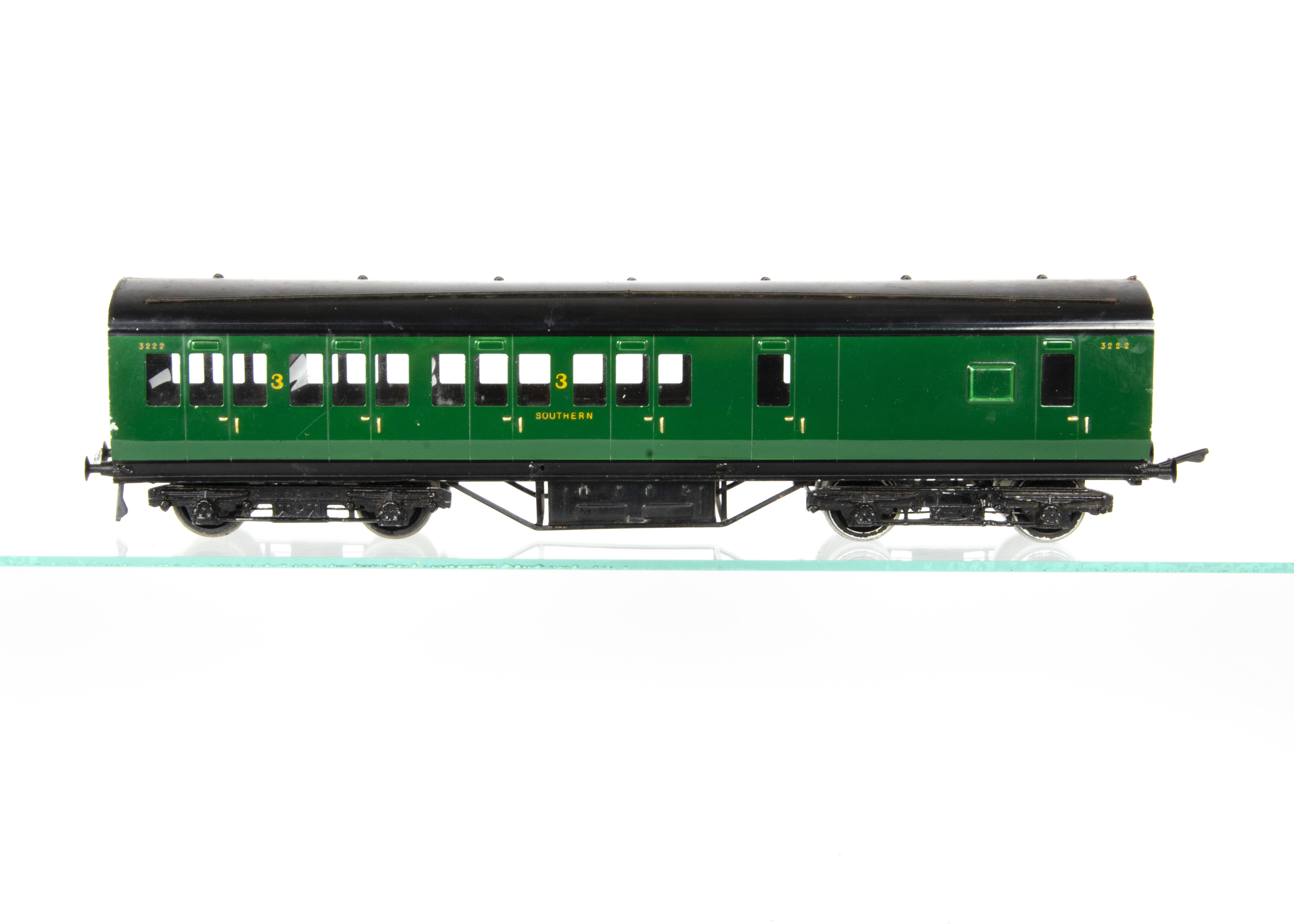 An Exley 0 Gauge K5 Southern Railway Suburban 50' Brake/3rd Coach, in SR gloss green as no 3222, - Image 2 of 2