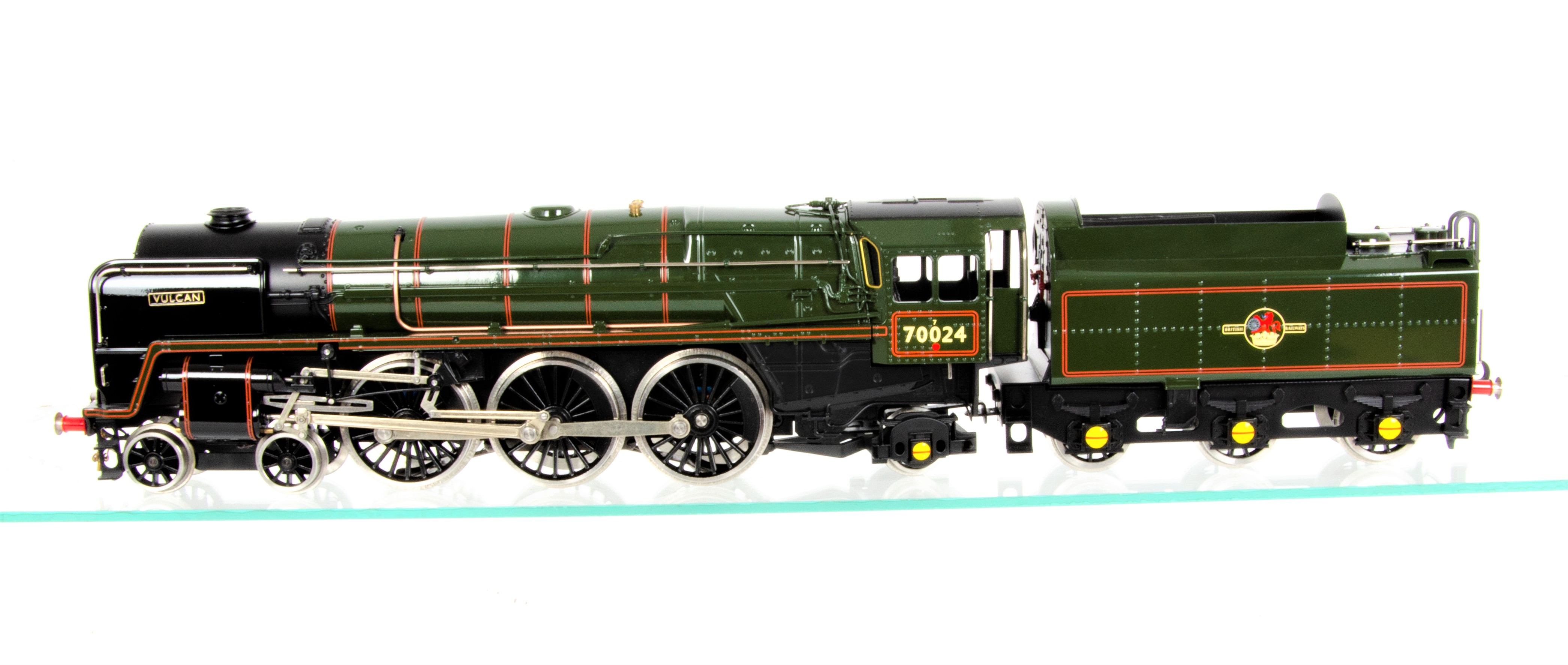 ACE Trains 0 Gauge E17 BR green Britannia Class 4-6-2 Locomotive and Tender, No 70024 'Vulcan', in