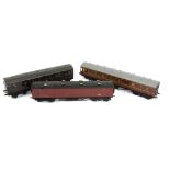 Scratch- or Kit-built 0 Gauge LMS Coaching Stock, brake/3rd coach no 24403, G, one cast end loose, a