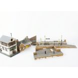 0 Gauge Finescale kit/scratchbuilt 'Ashby' Station, including Station House and platform,