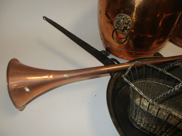 A small group of mostly copper wares, to include a tall jug, height 41cm, warming pan, kettle and - Image 4 of 5