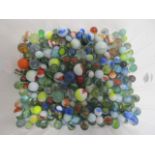 A large quantity of 20th Century marbles, assorted sizes and colours (approx 200)